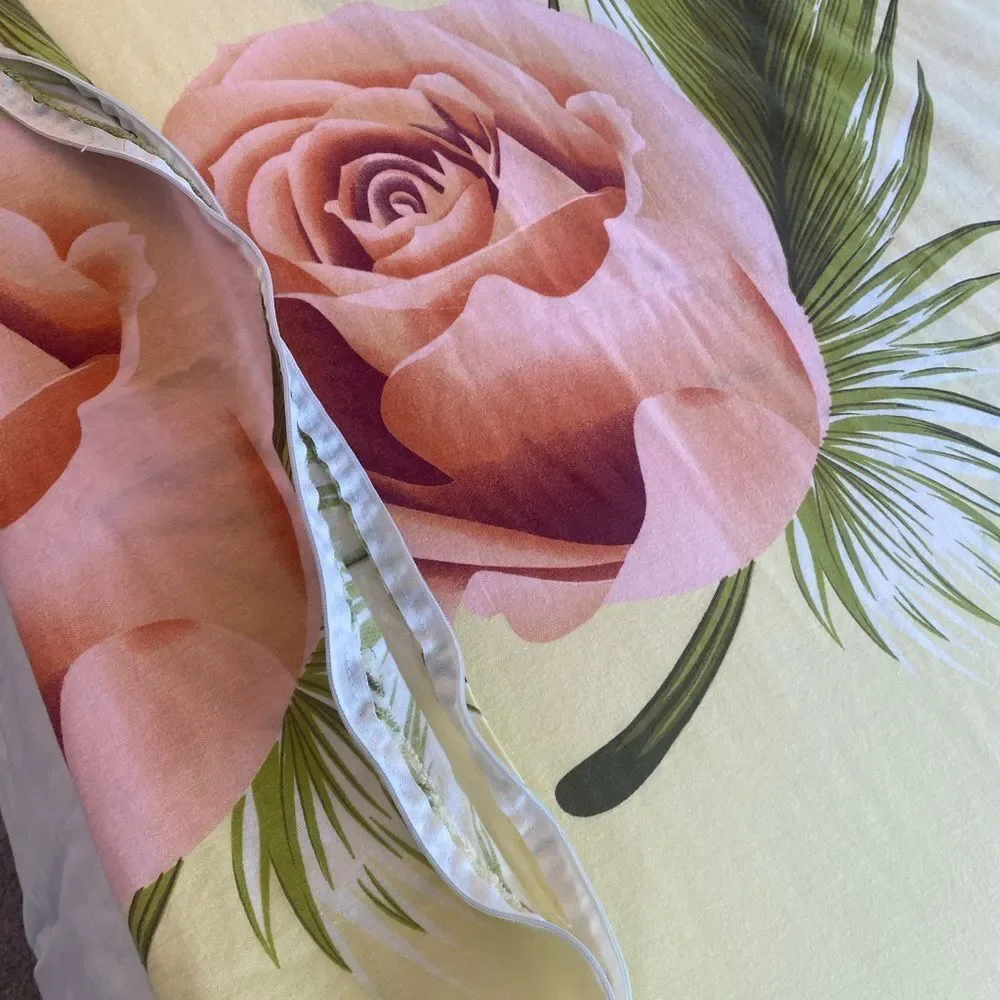 Floral Bedding Set with Pink Roses and Green Feathers